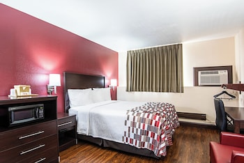 Deluxe Room, 1 Queen Bed, Accessible (Smoke Free)