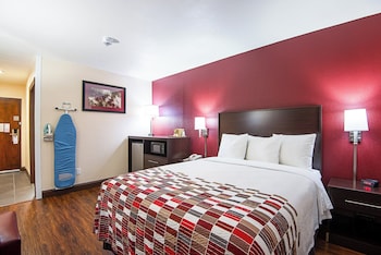 Deluxe Room, 1 Queen Bed, Accessible (Smoke Free)