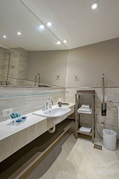 Deluxe Double Room, Mobility Accessible (PcD)