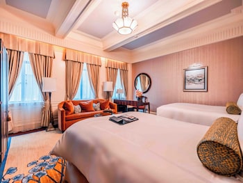 Fairmont Twin