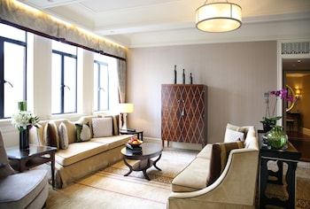 Signature Riverview Suite