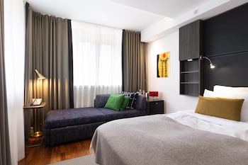 Deluxe Room, 1 King Bed with Sofa bed, Non Smoking