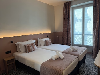 Room, Connecting Rooms (5 Pax)