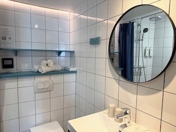 Room, Connecting Rooms (5 Pax)