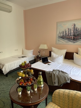 Comfort Triple Room