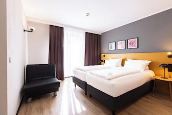 Premium Room, 1 Queen Bed with Sofa bed