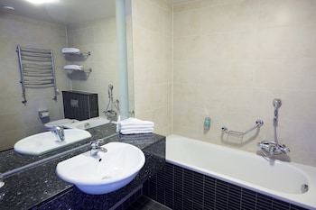 Atrium View Twin Room