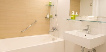 Deluxe Twin Room, Non Smoking, City View (38 square meters)