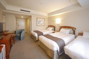 [Non-Smoking] Superior Twin Room with Extra Bed (Available Only 1 room on the same floor)