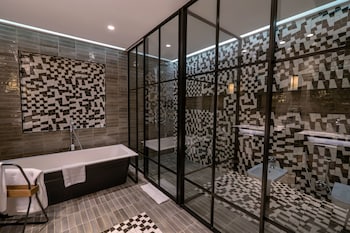Junior Room (K)