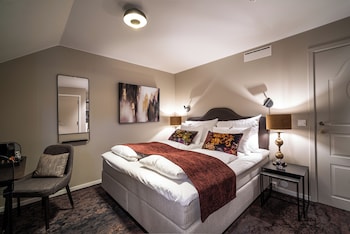 Double Room, Bathtub