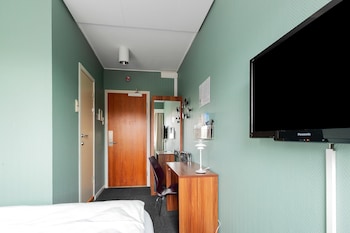 Economy Room, 2 Twin Beds, Non Smoking