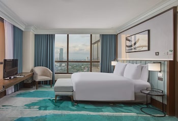 Premium Room, 1 King Bed, Club Lounge Access
