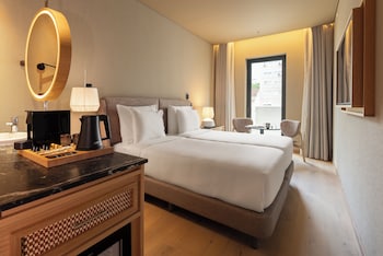 Double or Twin Room, Balcony (Cool Varanda)