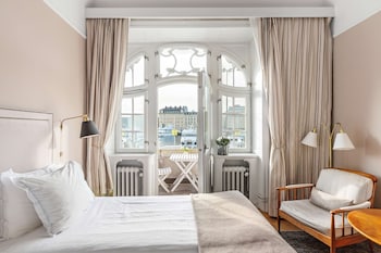 Deluxe Room, 2 Twin Beds, Balcony, Sea View