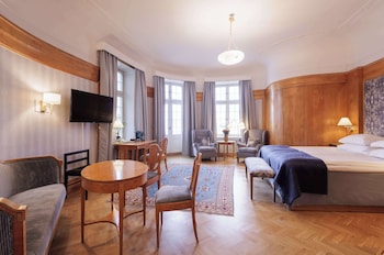 Junior Suite, 1 King Bed, Non Smoking, Sea View