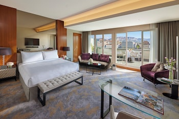 Junior Suite, 1 King Bed, Terrace