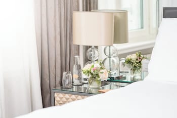 Room, River View (Mandarin, King or Twin)