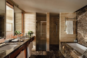 Junior Suite, 1 King Bed, Terrace