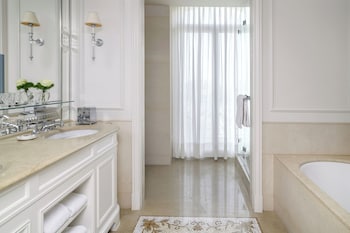 Superior Room, Lake View (Partial)