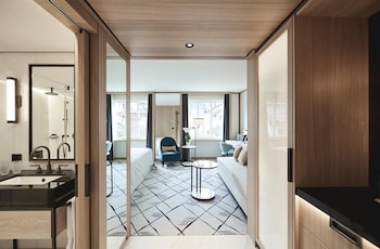 Room (Double)