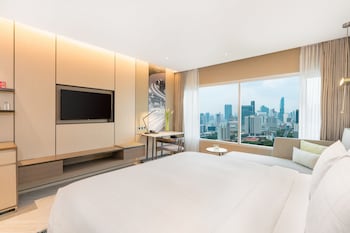 Grand Deluxe King Bed