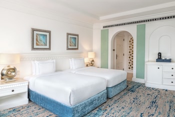 Club Twin Room, Smoking, Partial Sea View