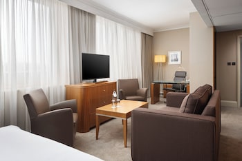 Junior Suite, 1 Queen Bed (Living Area)