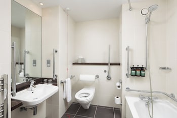Room, 1 Queen Bed, Accessible, Ground Floor