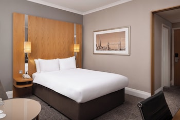Standard Room, 1 Queen Bed, Bathtub (Bathtub)