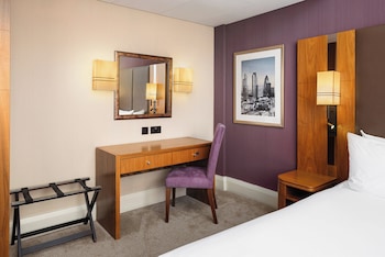 Junior Suite, 1 Queen Bed (Living Area)