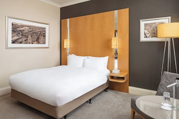 Standard Room, 1 Queen Bed, Bathtub (Bathtub)