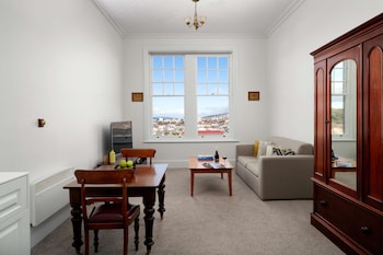 Executive Antique Suite