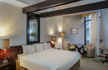 Standard Room, 1 King Bed, Non Smoking (Safe)