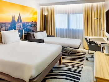 Superior Room, 1 Queen Bed with Sofa bed
