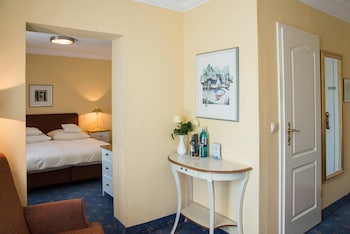 Deluxe Room, 1 Double Bed, Lake View (Balcony)