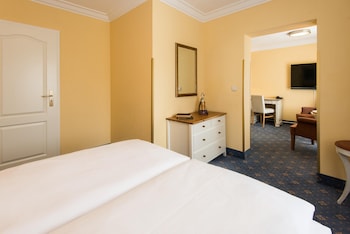 Deluxe Room, 1 Double Bed, Lake View (Balcony)