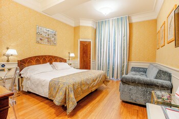 Junior Triple Room, 1 Double Bed with Sofa bed