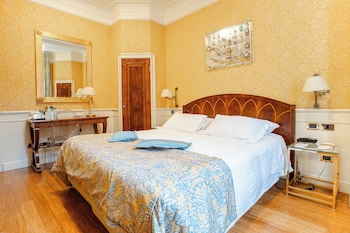 Junior Triple Room, 1 Double Bed with Sofa bed