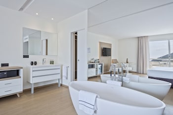 Premium Room, Sea View (Grand) (2 Adults + 2 Children)