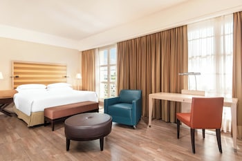 Executive Room, 1 King Bed, Courtyard View