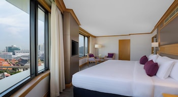 Corner Room, 1 King Bed