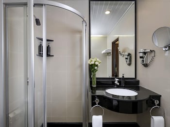 Executive Room, 1 King Bed (Executive Lounge Access)