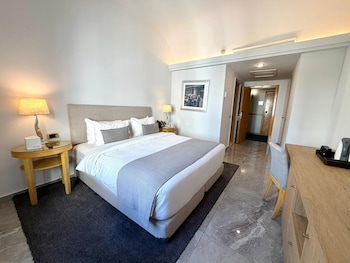 Classic Single Room, City View