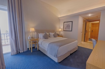Single Deluxe Room Partial Sea View