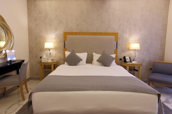 Business Suite, City View
