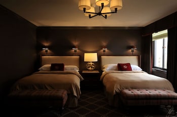 Deluxe Room, 2 Queen Beds, City View (Deluxe Double Queen)