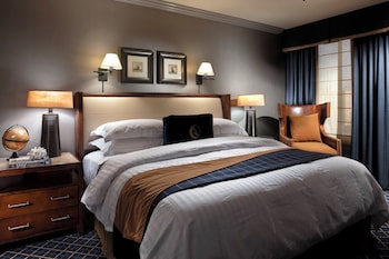 Deluxe Room, 1 Queen Bed, City View (Deluxe Queen)