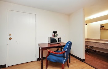 Superior Room, 1 King Bed (Smoke Free)
