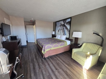 Standard Room, 1 King Bed, Non Smoking
